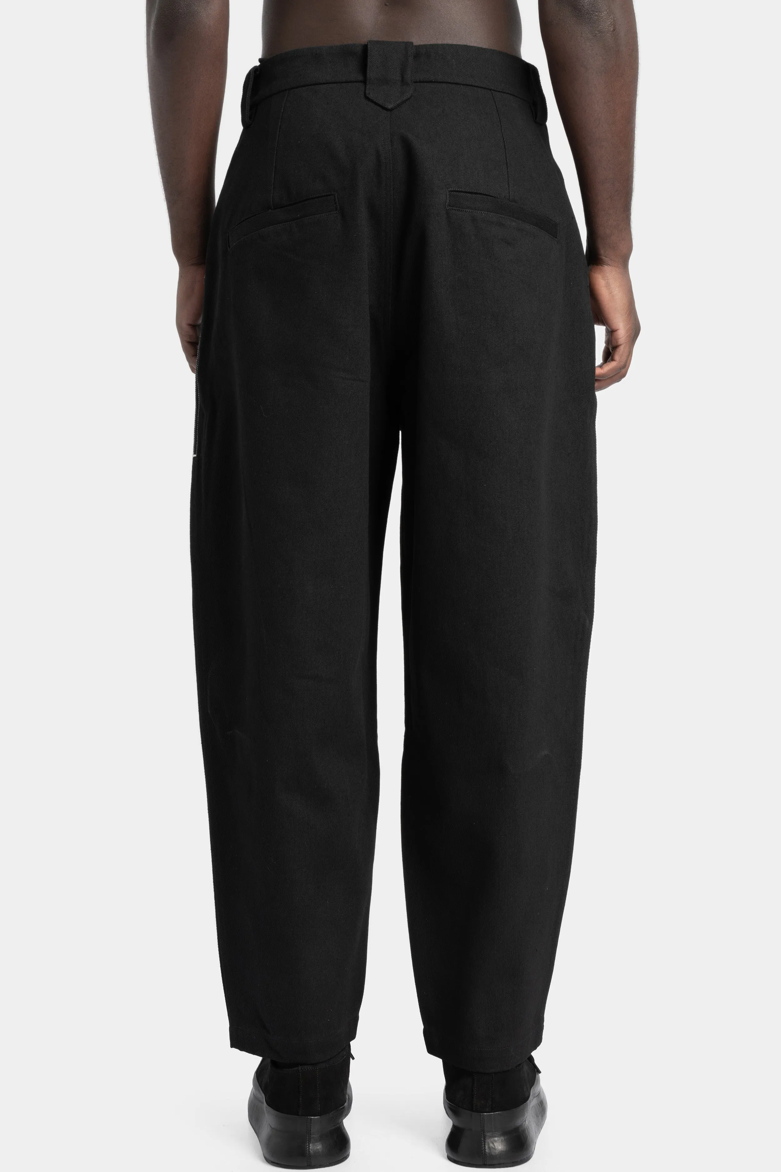 Pleated wide tapered pants