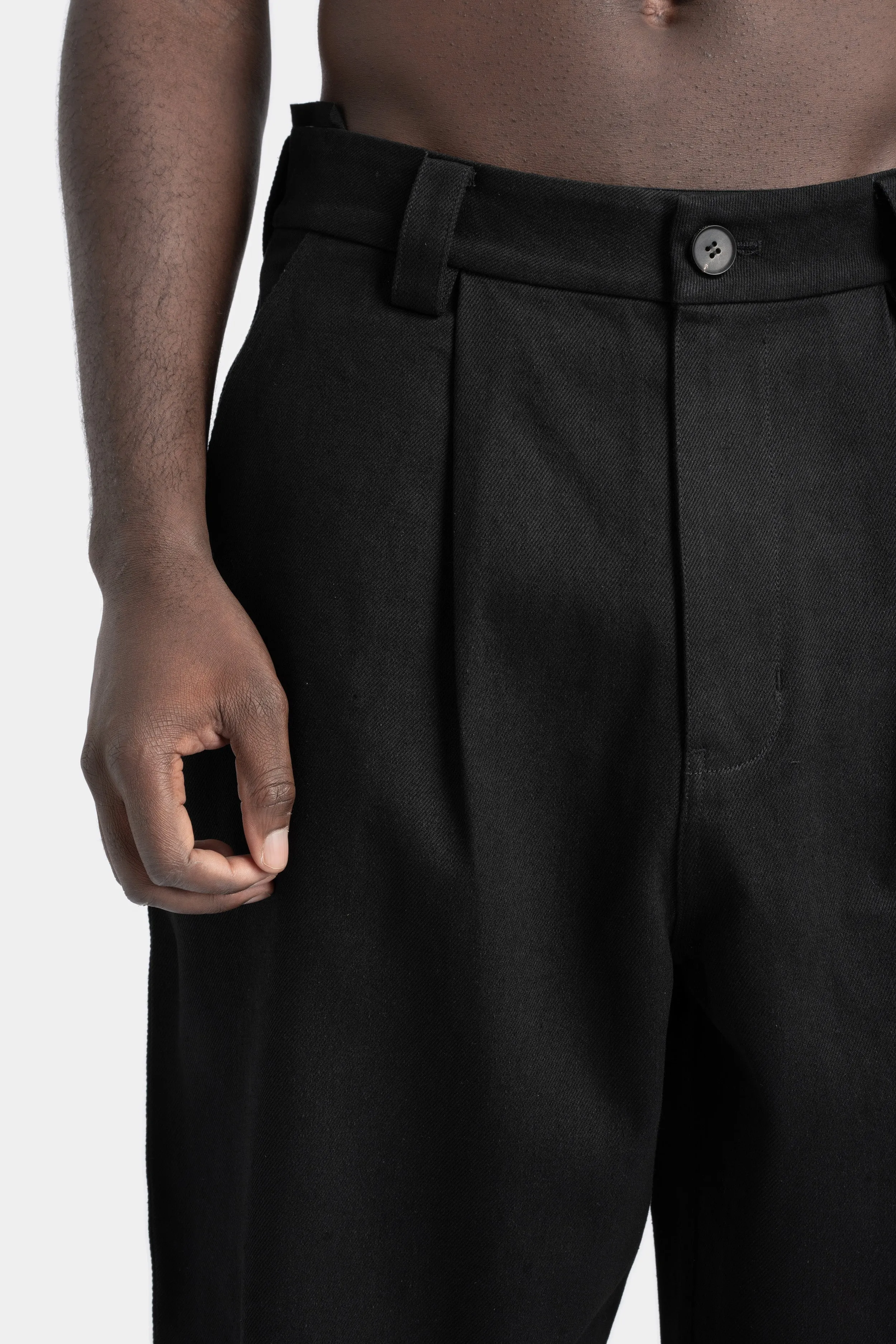 Pleated wide tapered pants