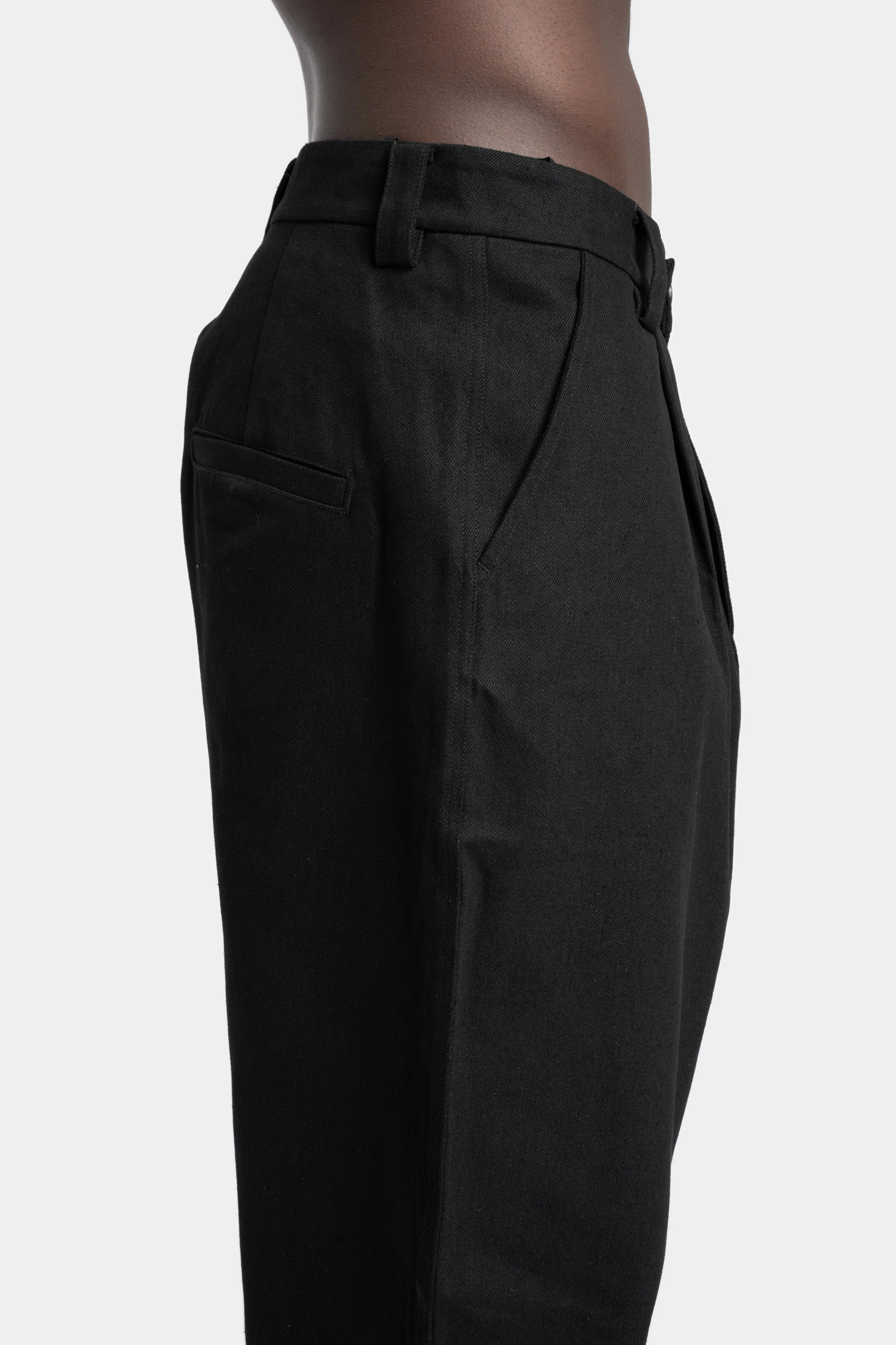 Pleated wide tapered pants