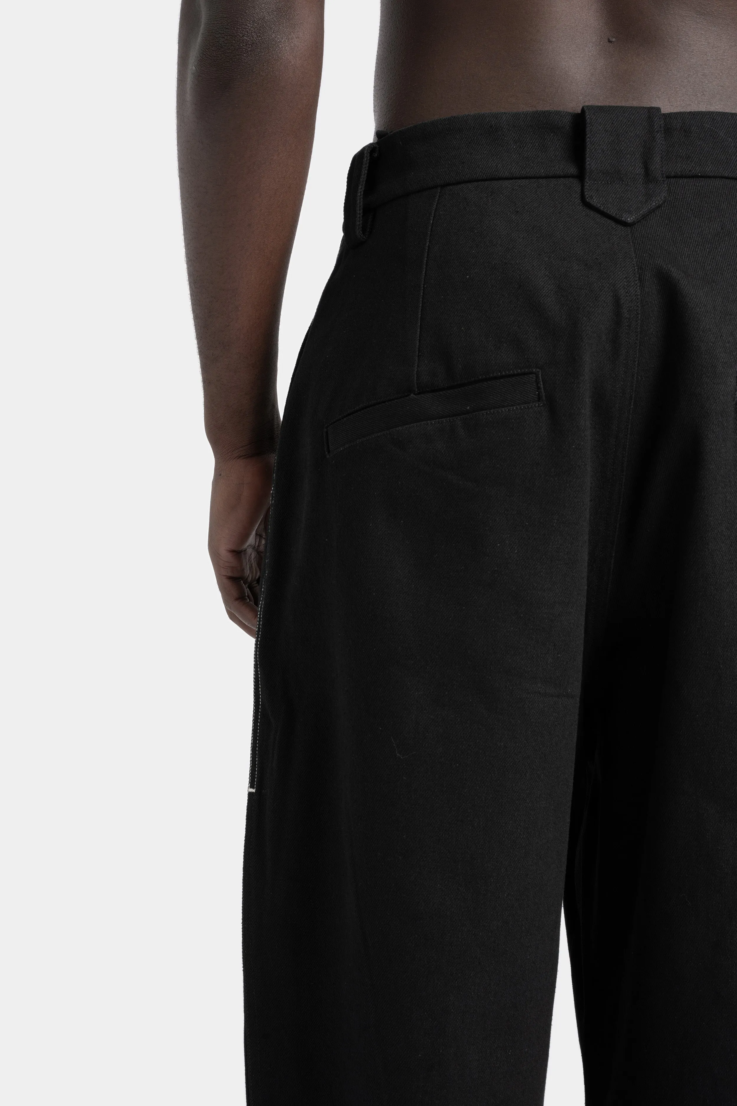Pleated wide tapered pants